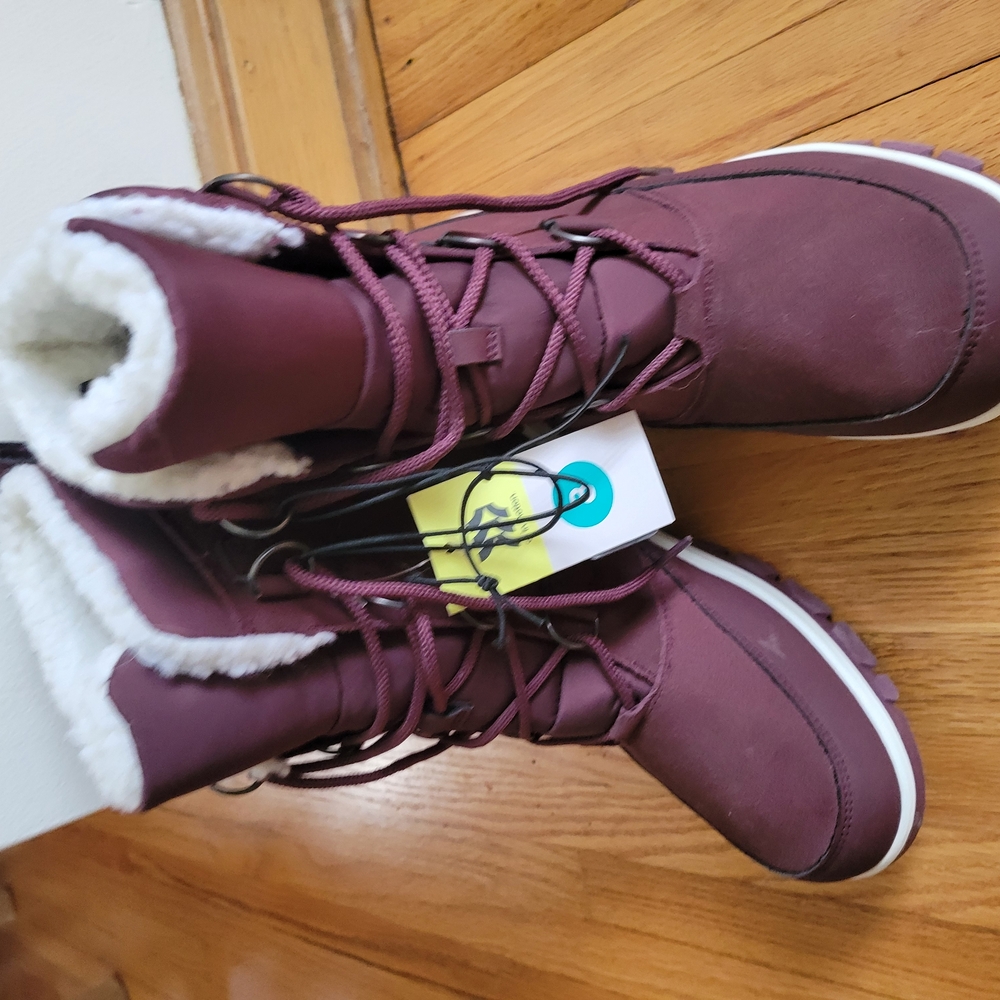 Plum Winter Boots with Faux Fur Lining